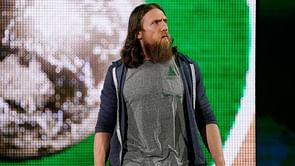 5 reasons why Daniel Bryan quietly turned babyface at a WWE Live Event