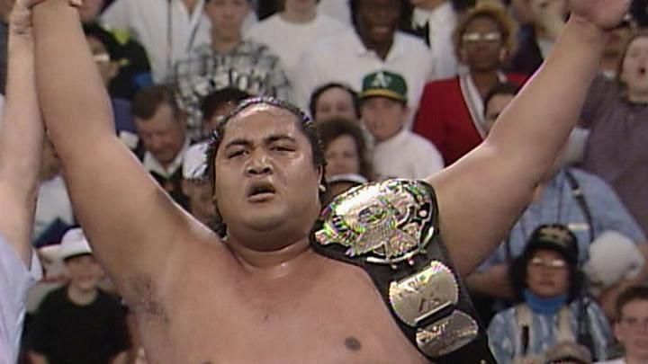 Yokozuna wins WWE title