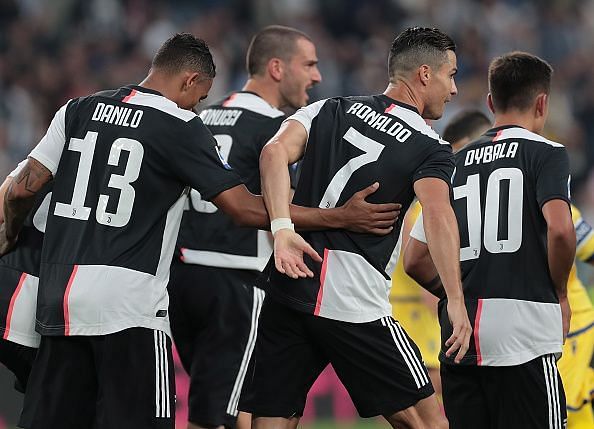 Juventus players celebrate Cristiano Ronaldo&#039;s goal against Hellas Verona