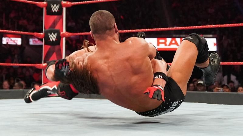 AJ Styles forearm didn&#039;t hit the target on Shinsuke Nakamura last night