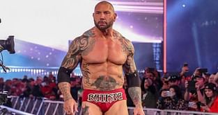 WWE News: First look at Batista as playable character in Gears of War 5 [VIDEOS]