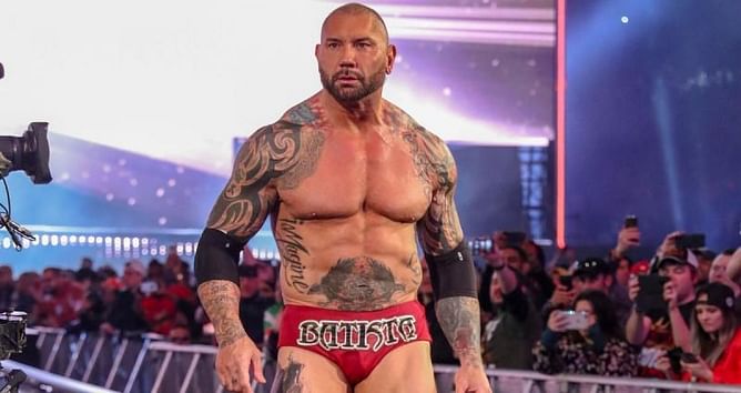 WWE News: First look at Batista as playable character in Gears of War 5 [VIDEOS]