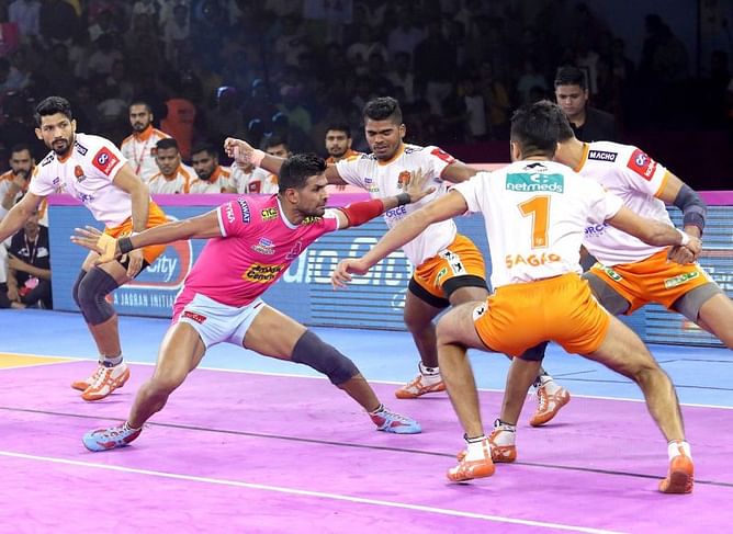 प्रो कबड्डी 2019, 107वां मैच: होम लेग में जयपुर पिंक पैंथर्स की पहली जीत, पुनेरी पलटन को एकतरफा मुकाबले में हराया