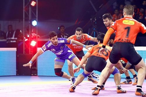 U Mumba demolished the Haryana Steelers to qualify for the semi-finals