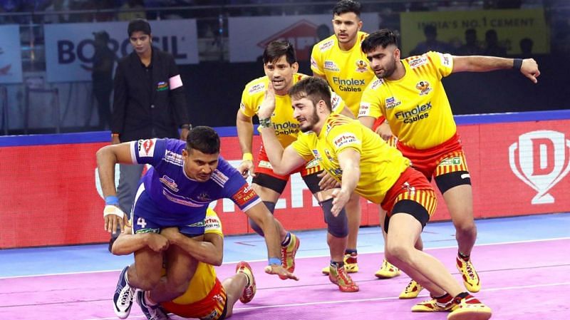 Parvesh Bhainswal led the defensive unit of Gujarat Fortune Giants from the front