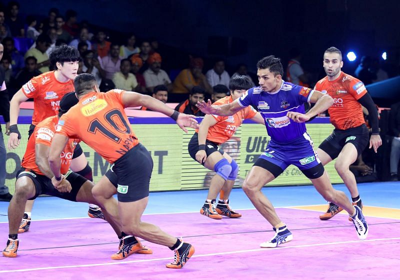 Haryana Steelers&#039; Naveen in action