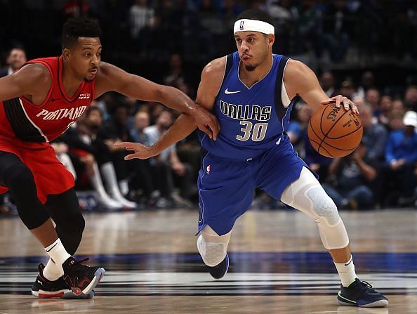 Seth Curry in action for the Dallas Mavericks.