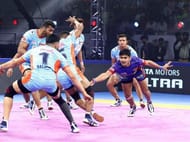 The defense handed away the match to the Warriors