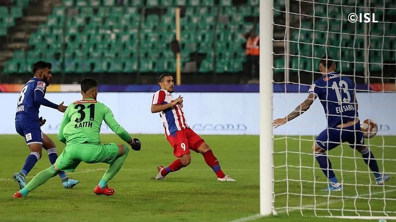 David Williams scores past Chennai. (Credits: ISL)