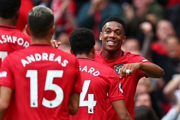 Manchester United host league leaders Liverpool on Sunday afternoon