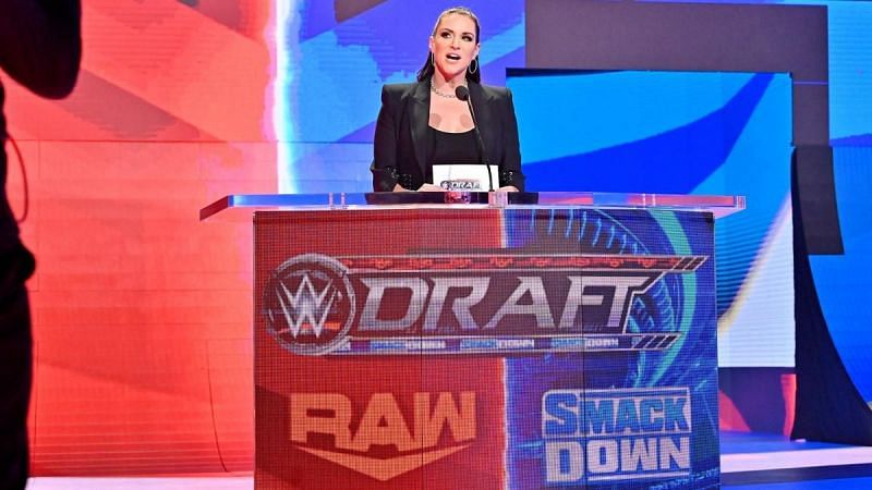Stephanie McMahon continued the proceedings on Monday Night!