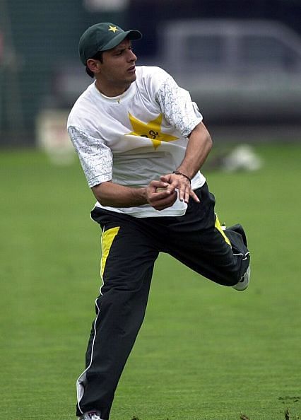 Shahid Afridi, right handed opening bat and leg sp