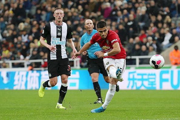 Newcastle United v Manchester United - Premier League