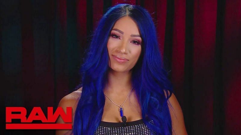 Sasha Banks Tries Out New Look With Brown & Blond-Highlighted Hairstyle  (Photos)