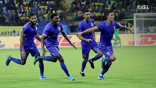 Mumbai City FC forwards celebrating the stoppage-time winner against Kerala Blasters (Photo: ISL)