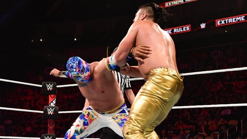 Sin Cara botched a number of times in his match with Andrade this week on Raw