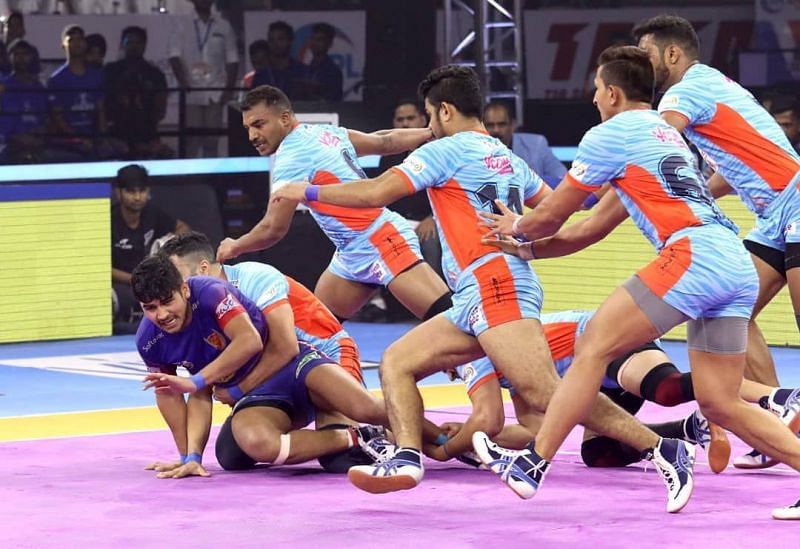 Can Bengal Warriors stop the &#039;Dabang Express&#039; to clinch the Pro Kabaddi title?