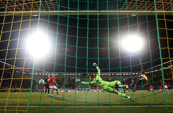 De Gea made a couple of stunning game-saving saves for United