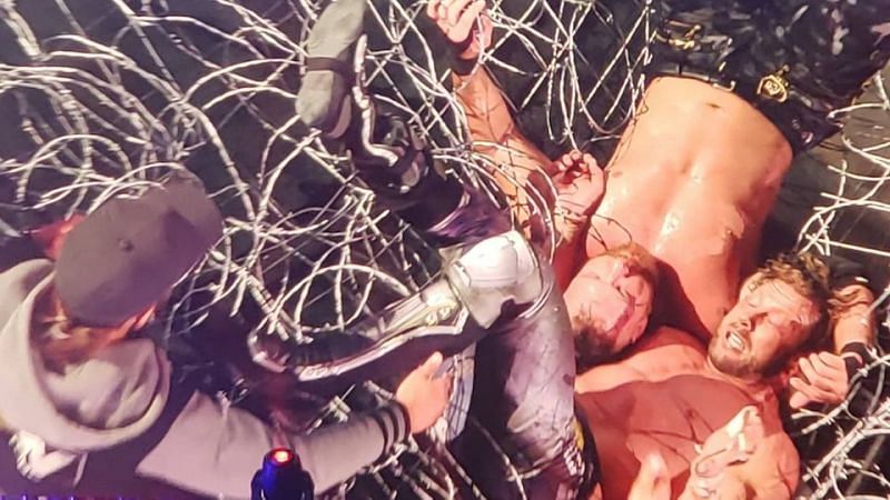 Kenny Omega has a warning for Jon Moxley after AEW Full Gear (Photo Credit: Twitter and AEW)