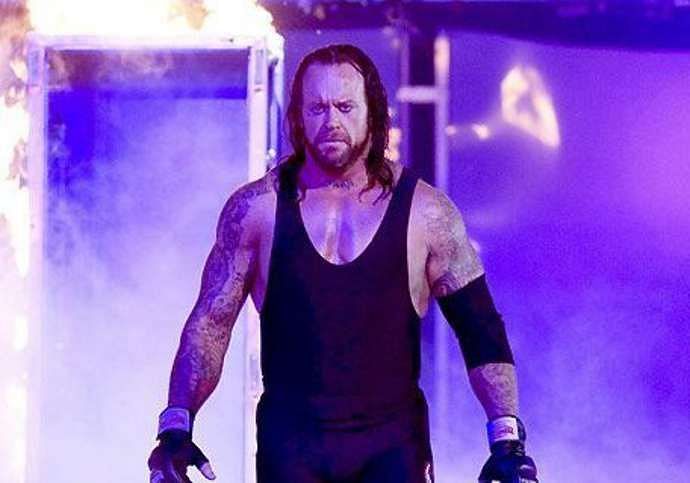 The Undertaker returns at Survivor Series 2005