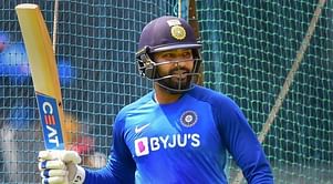 IND vs BAN: पाँव में गेंद लगने के बाद रोहित शर्मा नेट प्रैक्टिस छोड़कर गए