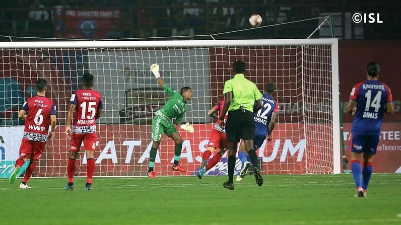 Subrata Pal made a series of outstanding saves against Bengaluru FC. PC: ISL.