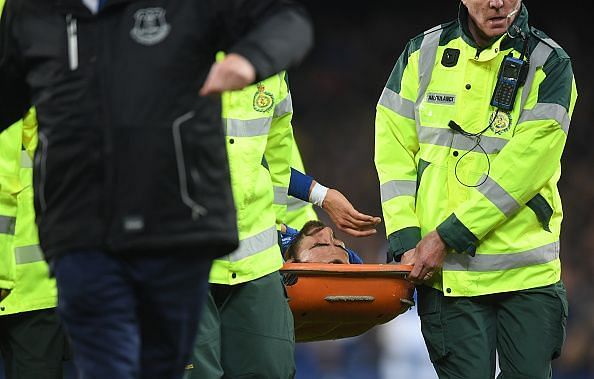 Andre Gomes stretchered off