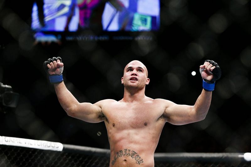 Robbie Lawler&#039;s war with Rory MacDonald was the highlight of the incredible UFC 189