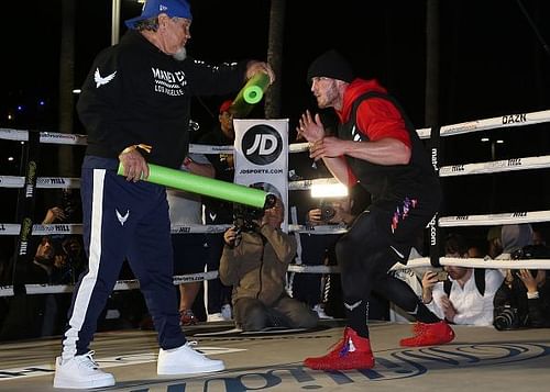 Public Workout At Venice Beach Ahead Of KSI VS. Logan Paul 2