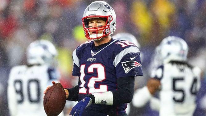 Brady's Patriots set NFL record & tie franchise mark