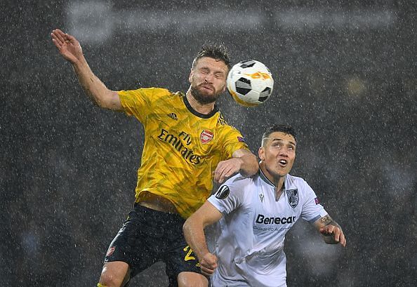 Vitoria and Arsenal played out a draw in a rain-soaked encounter