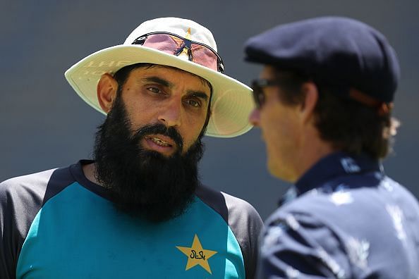 Misbah-ul-Haq (left)