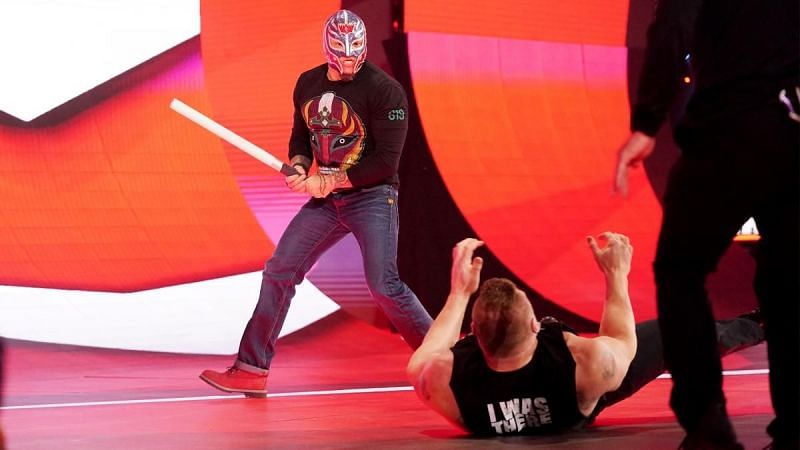 WWE shouldn&#039;t make Rey Mysterio WWE Champion just about yet