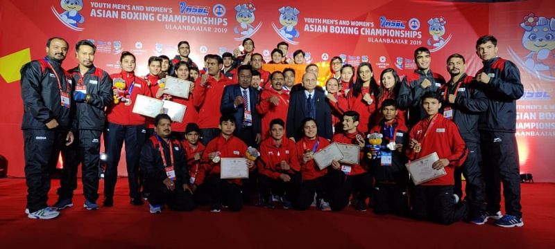 Indian Boxers celebrate their win