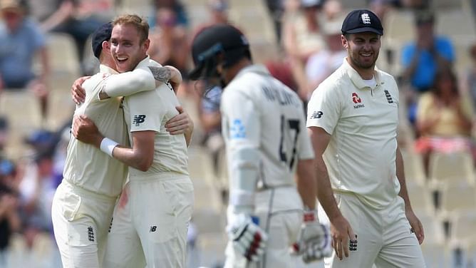 New Zealand's 375 is '300 under par' for Broad