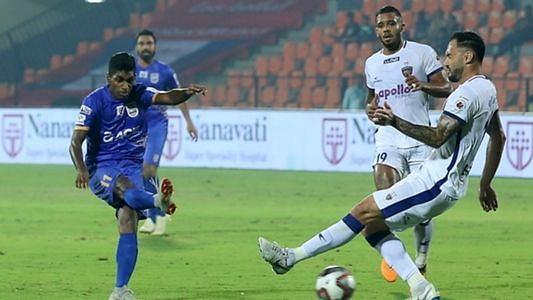 Raynier Fernandes (L) wants to win the ISL crown for Mumbai this season