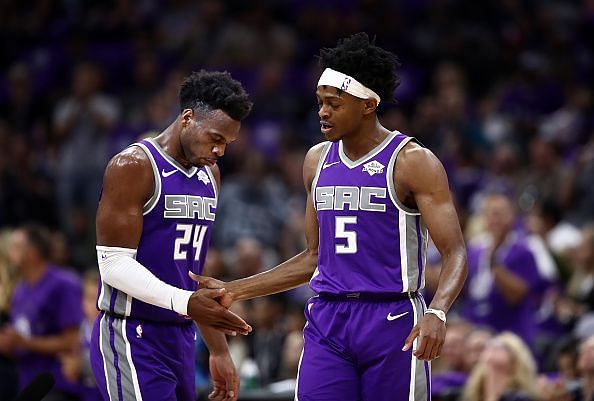 De'Aaron Fox (r) will hold the key for the Kings once again