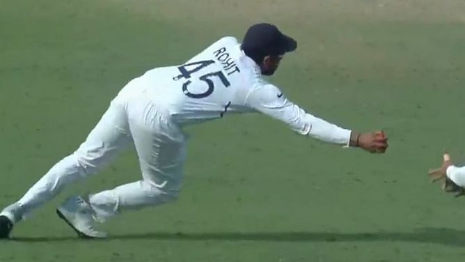 IND vs BAN, दूसरा टेस्ट: रोहित शर्मा ने बेहतरीन कैच लेकर किया सभी को हैरान