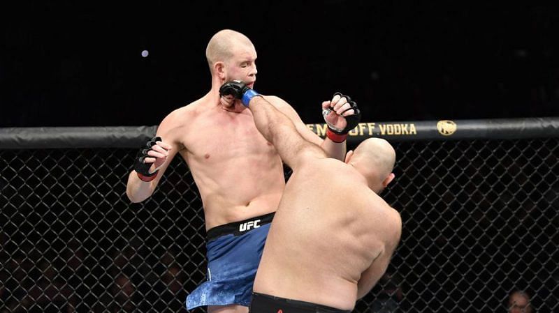 Ben Rothwell and Stefan Struve in action