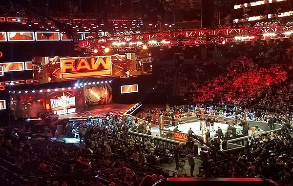 WWE Raw में ऑफ एयर के बाद लड़ा चैंपियन ने बड़ा मैच