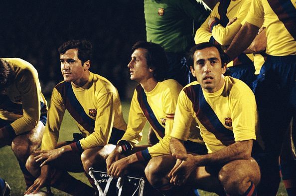Johan Cruyff (centre), pictured in a Barcelona shirt.