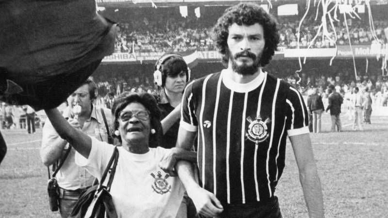 S&Atilde;&sup3;crates aggressively took politics to the people