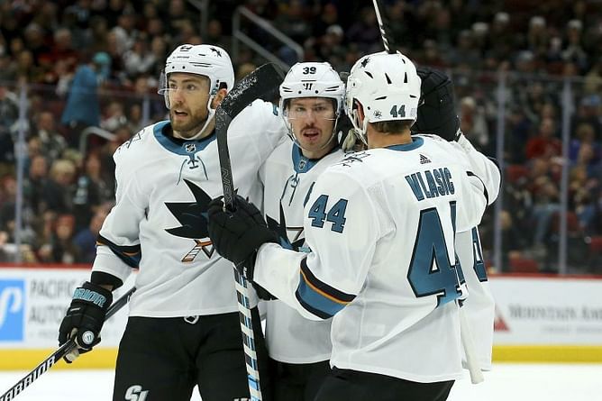 Sharks score 4 straight to rally past Coyotes 4-2