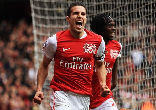 Signed in 2004, Robin van Persie won 2 trophies in his first season with Arsenal but lifted no other silverware in the next 7 years