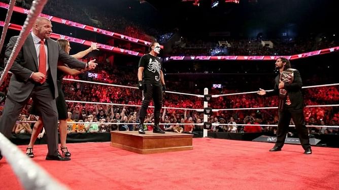 WWE हॉल ऑफ फेमर रिटायरमेंट से बाहर आकर दिग्गज के साथ लड़ना चाहता है मैच