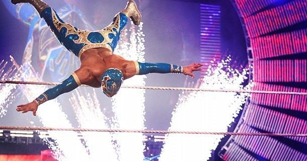 Luis Urive&#039;s Sin Cara doing the somersault entrance