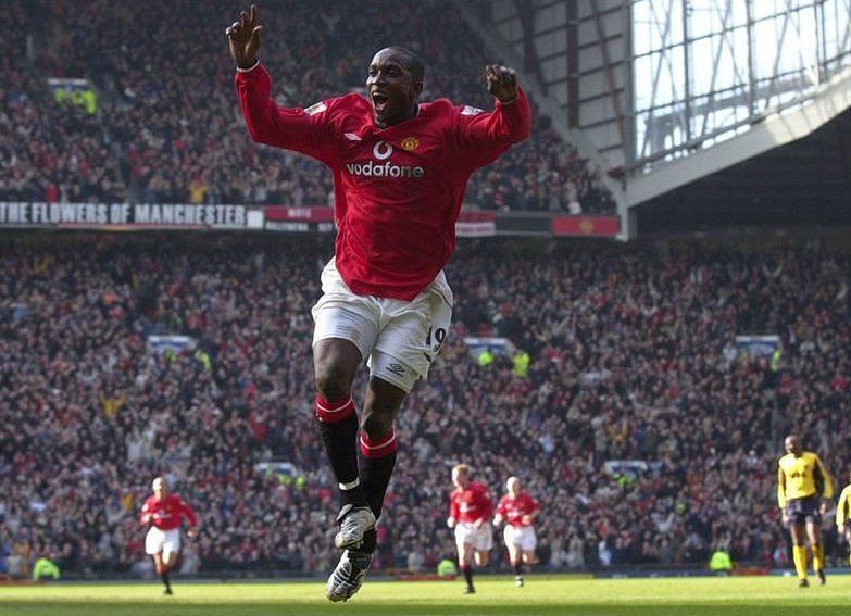 A Dwight Yorke hat-trick helped United to a 6-1 win over Arsenal in 2001