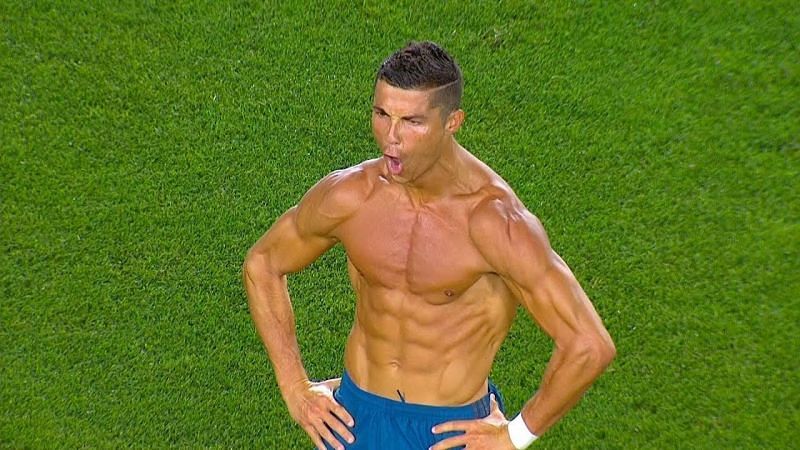 Ronaldo celebrated in iconic style after a great goal against Barcelona