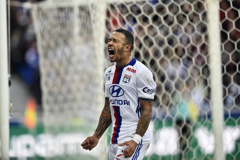 Memphis Depay in action.