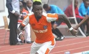 Matthew Esim tearing down the right flank for Akwa United